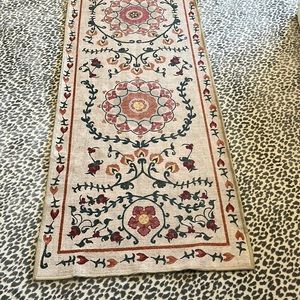 Ruggable 2.5x10 foot Suzani Coral runner WITHOUT rug pad